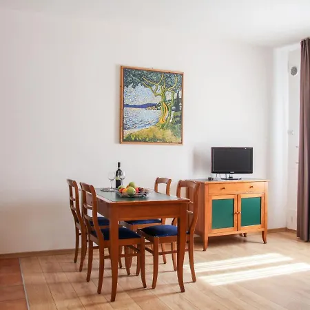 Locazione Turistica Doria-5 * Garda (Verona)